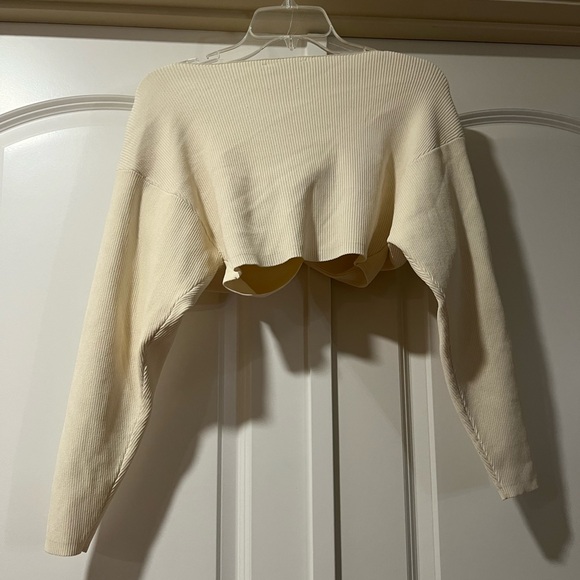 Like New ASTR Cream Half Sweater Twist Knit Top Size XS - Picture 4 of 6